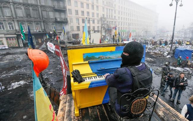 У прифронтовій Авдіївці виступив "піаніст з Майдану"