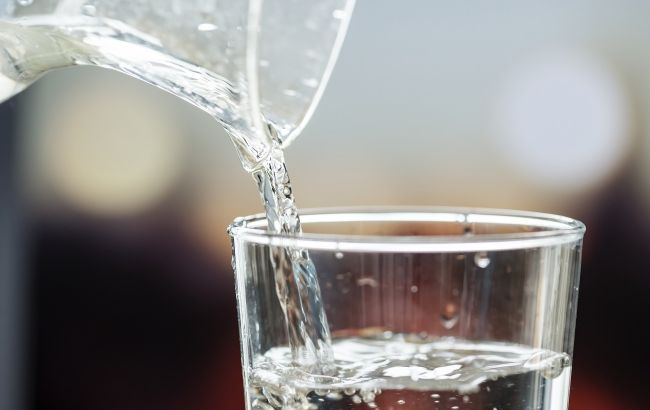 Врач назвал, кому стоит отказаться от газированной воды немедленно