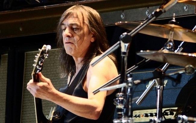 Помер легендарний гітарист і один із засновників групи AC/DC