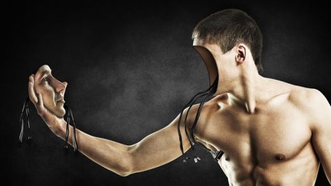 Маленький мозг и две пары век: эксперты показали, каким будет человек в будущем