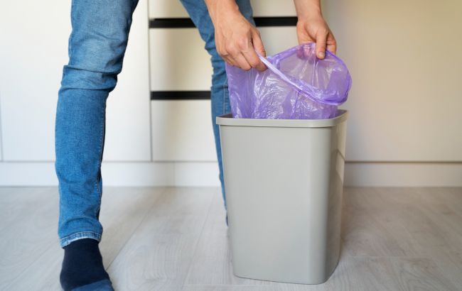 Что запрещено выбрасывать в мусорное ведро: точный список