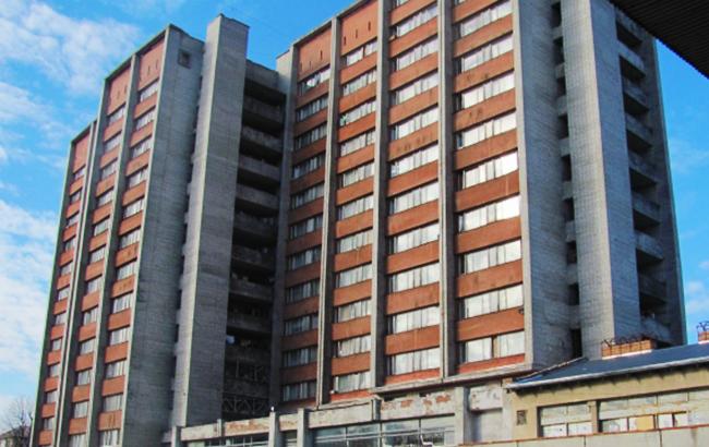 Во Львове 17-летняя девушка выпрыгнула из окна 11-го этажа