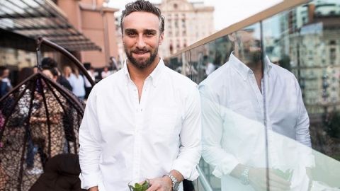 "Можна все": Іраклі Макацарія з оголеним торсом показав, як розслабляється на вихідних