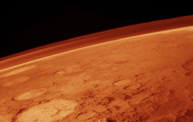 Ученые показали изображение ангела на поверхности Марса: впечатляющие фото