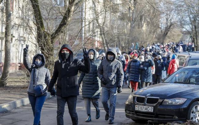 На протестах у Білорусі затримали майже 70 осіб