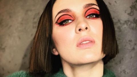 MARUV у прозорому топі засвітила оголені груди