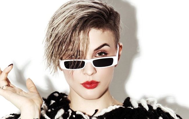 Стала сивою: MARUV здивувала несподіваною зміною іміджу