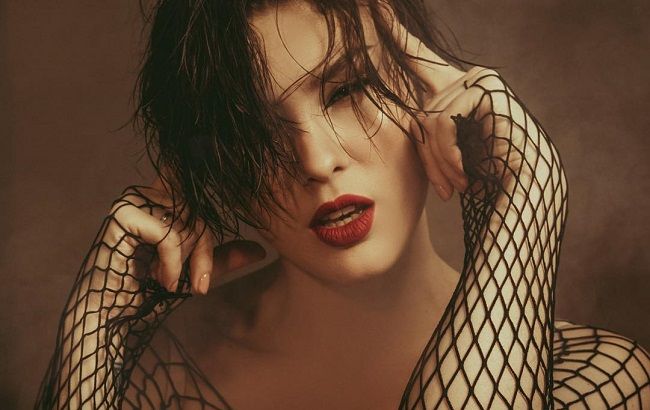 Запуск в космос: MARUV схвилювала спокусливим танцем на пілоні (відео)