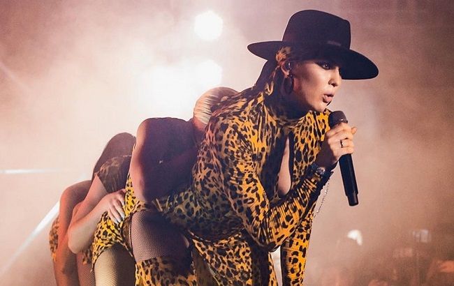 MARUV беременна? Певица показала заметно округлившийся животик