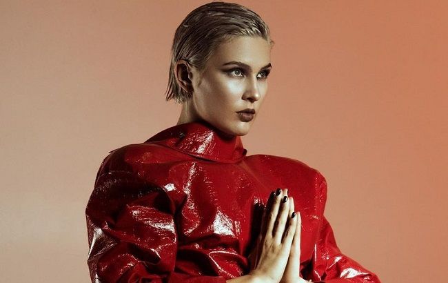 Лакшері красуня: MARUV блиснула розкішною фігурою в прозорому боді