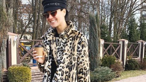 Зелений настрій: босонога Маша Єфросиніна показала ідеальне літнє плаття