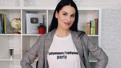 "Обидві красуні": Маша Єфросиніна повеселила мережу смішним фото з іменинницею Катею Осадчою