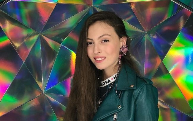 Юная модница: дочь Оли Поляковой похвасталась стильными молодежными нарядами