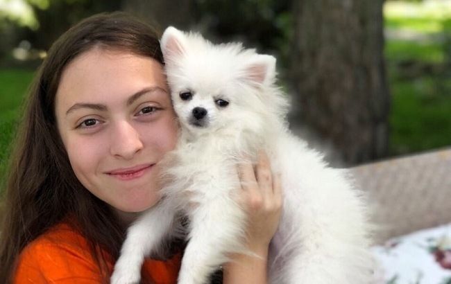 "Королева": дочка Олі Полякової вразила ультрастильним романтичним луком