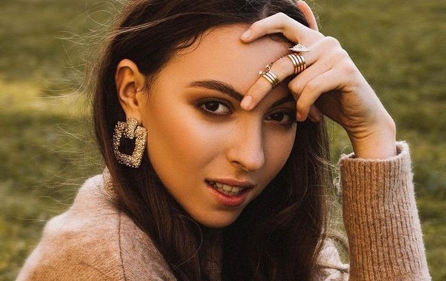 В леопардовому хутрі: дочка Олі Полякової похвалилася ошатними обновками