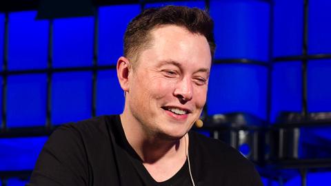 Капсула с электромобилем Tesla покинула орбиту Марса