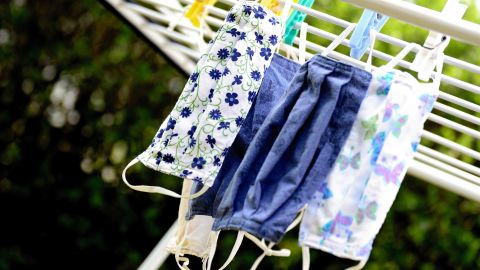 Эпидемиологи сделали неожиданное заявление о тканевых масках