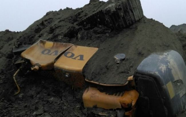 В Індії через обвал на шахті 10 людей загинули, десятки заблоковані