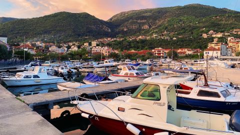 COVID из-за туристов: путешественникам раскрыли важные детали об отдыхе в Черногории летом