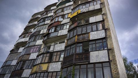 У Київській області 14-річна дівчинка вистрибнула з вікна: подробиці події