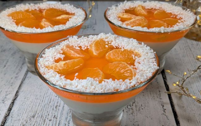 Нежный десерт с мандаринами в бокале без выпечки: все ингредиенты доступны