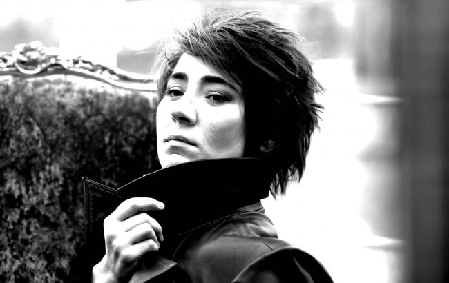 Певица Земфира готовится выступить со своей группой группой The Uchpochmack