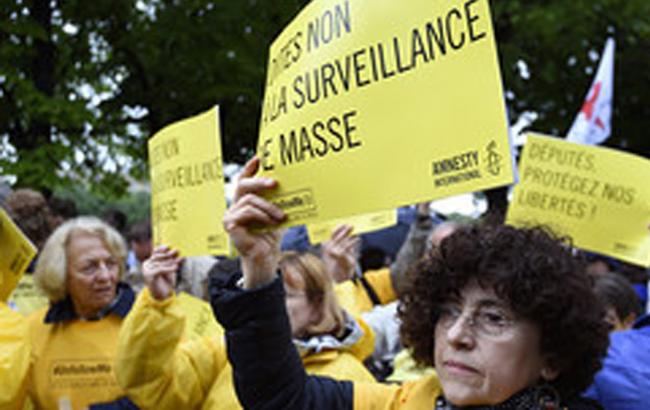 Патриотизм по-французски: бизнесмены уезжают из страны из-за налога на богатство