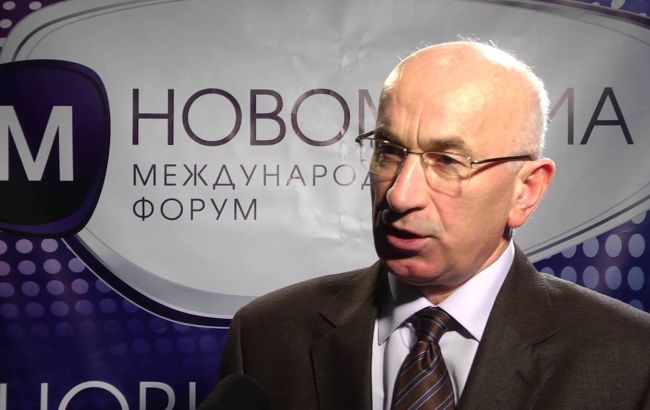 Кабмин уволил Костицкого с должности главы Нацкомиссии по морали