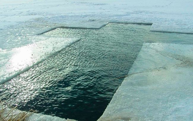 На Водохреща на водоймах країни чергує майже 3 тис. рятувальників