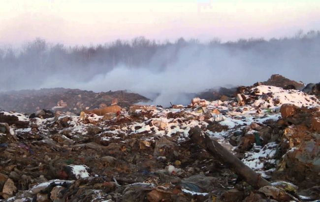 Под Киевом горела мусорная свалка