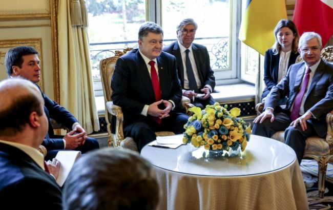 Порошенко закликав парламент Франції прискорити ратифікацію УА України з ЄС