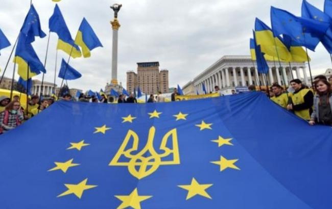 Посол Украины: выставка "Люди Майдана" в Риге состоится, несмотря на нападение