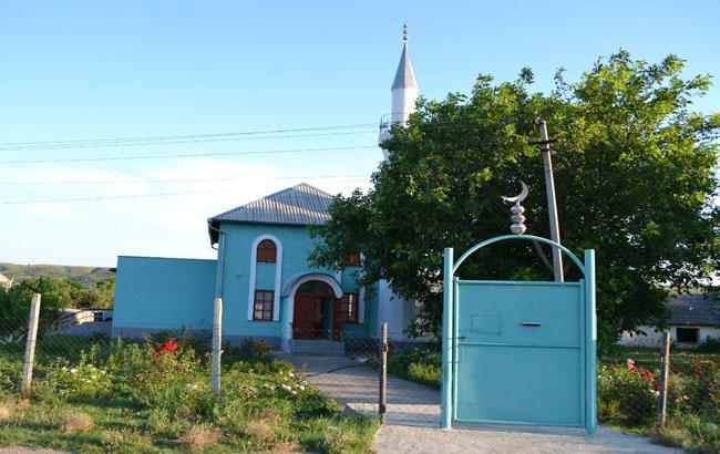 В Крыму пытались снова сжечь мечеть, которую удалось спасти от огня полгода назад
