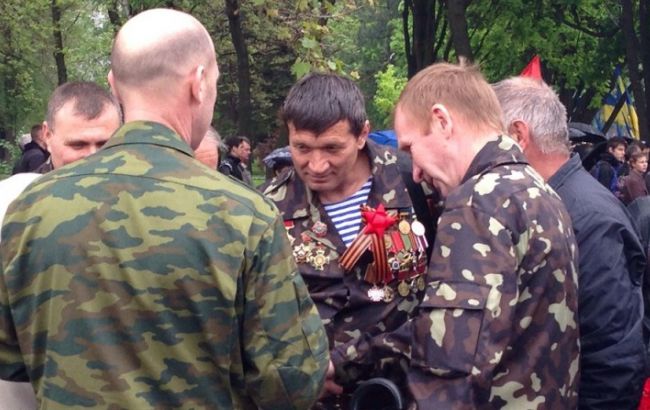 Нардеп хочет запретить ношение георгиевских лент в Украине
