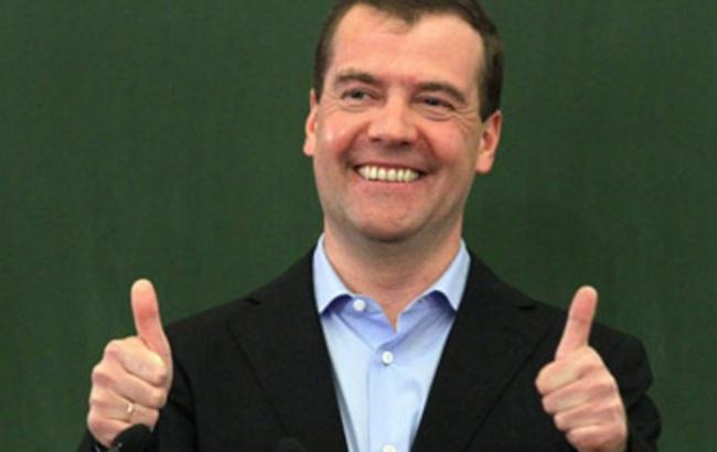Медведев посоветовал учителям подрабатывать на стороне