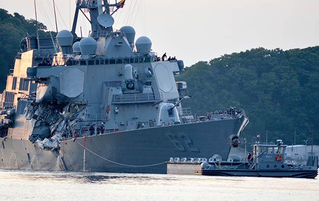 Столкновение эсминца США с торговым судном: опознаны тела 7 моряков