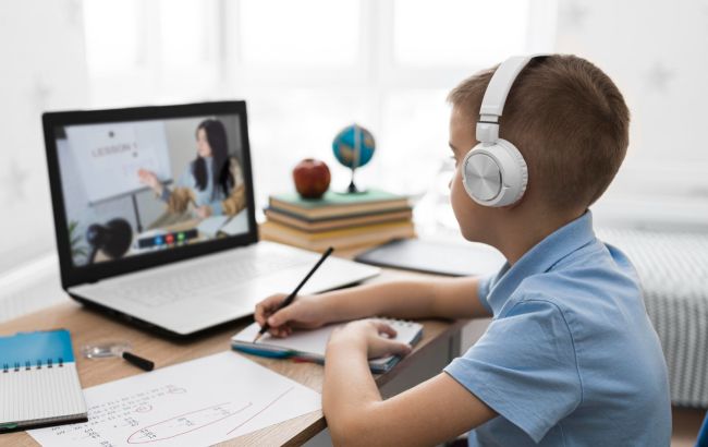 У Київській області школи перевели на дистанційку через негоду