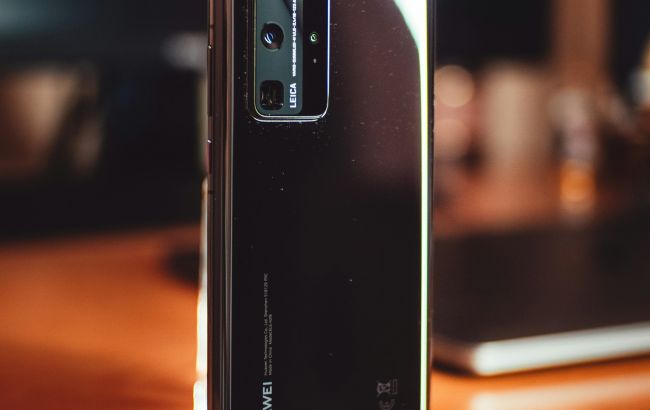 Представлений флагман Huawei Pura 70 Ultra. Він робить чіткі фото на швидкості 300 км/год