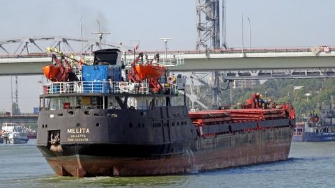 Суховантаж РФ увійшов у територіальні води України