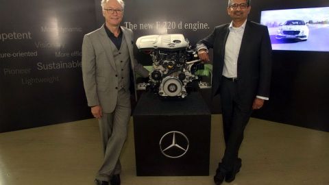 Mercedes відкликає 800 тисяч машин по всьому світу. Але відремонтувати їх не може