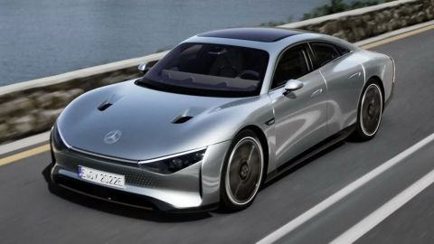 По дорозі Hyundai: Mercedes-Benz почне пропонувати сонячні панелі для своїх електромобілів