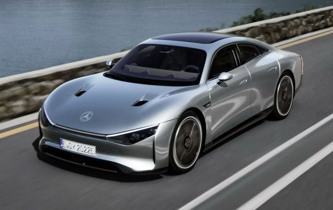 По пути Hyundai: Mercedes-Benz начнет предлагать солнечные крыши для своих электромобилей