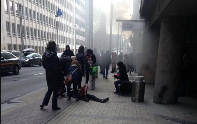 В результате взрыва в метро Маальбек в Брюсселе погибли по меньшей мере 10 человек
