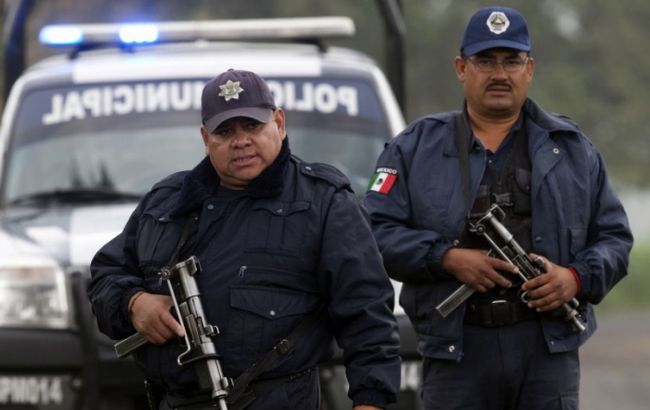 На мексиканському курорті озброєні люди викрали 16 осіб