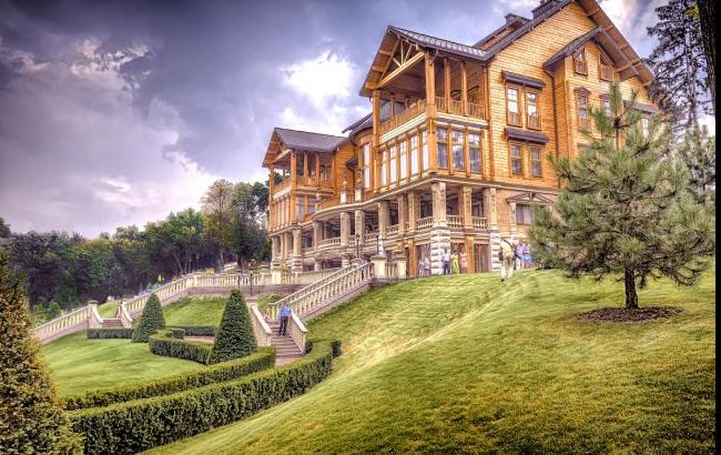 Генпрокуратура оцінює "Межигір'я" в 10 млрд гривень