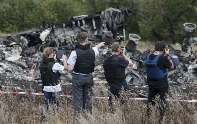 Родичі загиблих у катастрофі MH17 вимагають відновити пошуки останків жертв