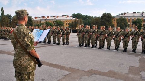 В Житомирі курсант інституту загинув через необережне поводження зі зброєю