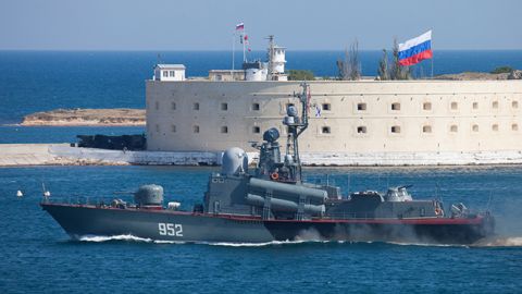 Севморпорт передадуть у власність Росії за дорученням Путіна