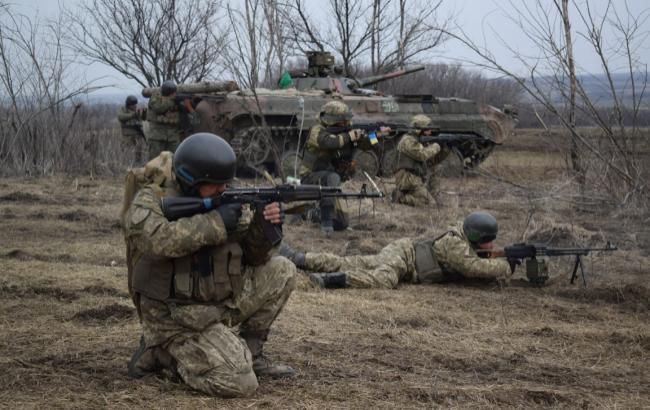 На Донбасі за добу постраждав один український військовослужбовець, - штаб АТО