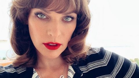 Взять на заметку: 44-летняя Мила Йовович раскрыла секрет безупречной кожи